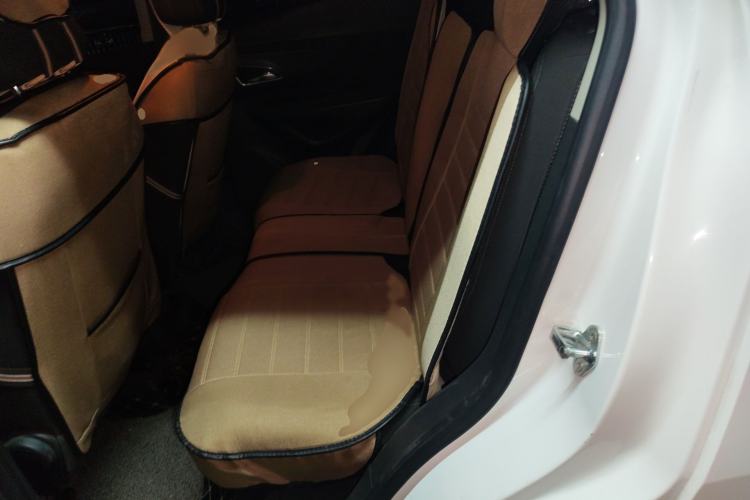 Used Buick Encore 2014 1.4T Automatic Two-Wheel Drive Urban Elite Model Interior 4