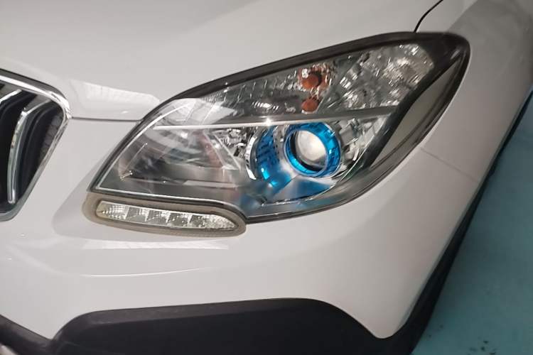 Used Buick Encore 2014 1.4T Automatic Two-Wheel Drive Urban Elite Model Left Front Headlight