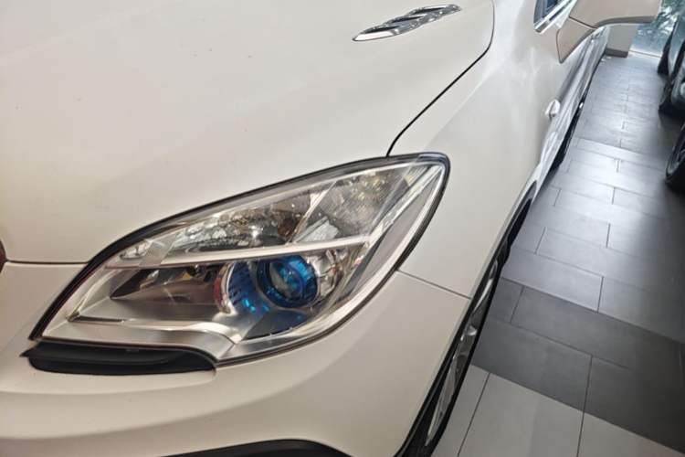 Used Buick Encore 2014 1.4T Automatic Two-Wheel Drive Urban Leading Model Left Front Headlight
