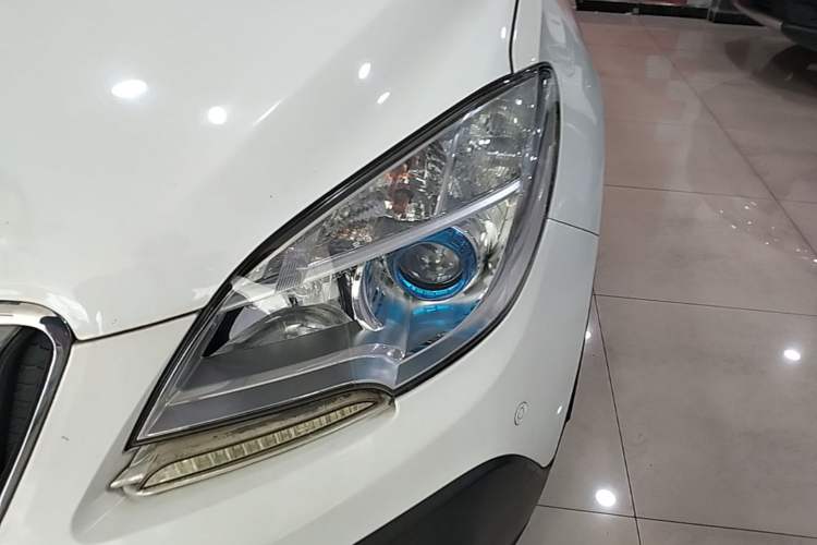 Used Buick Encore 2014 1.4T Automatic Two-Wheel Drive Urban Elite Model Left Front Headlight