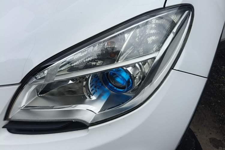 Used Buick Encore 2014 1.4T Automatic Two-Wheel Drive Urban Elite Model Left Front Headlight