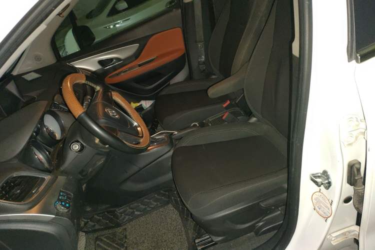 Used Buick Encore 2014 1.4T Automatic Two-Wheel Drive Urban Elite Model Left Front Seat