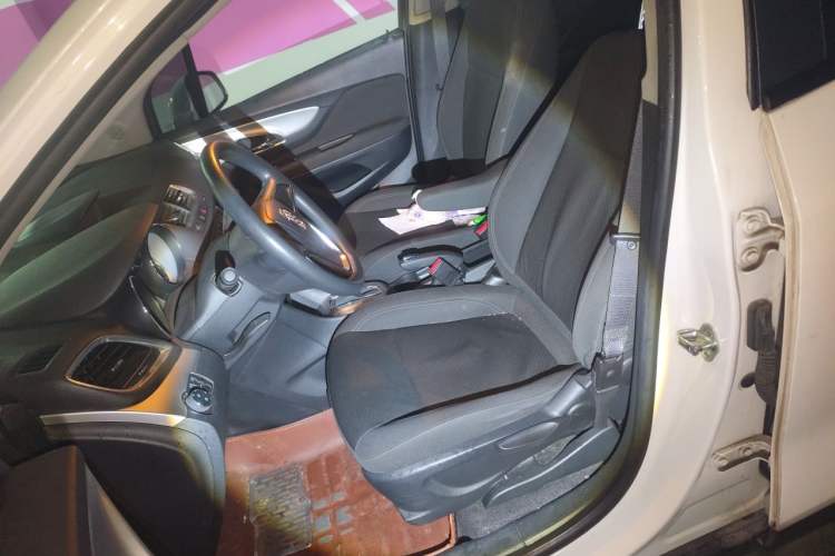 Used Buick Encore 2014 1.4T Automatic Two-Wheel Drive Urban Elite Model Left Front Seat
