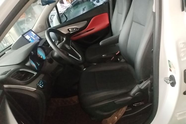 Used Buick Encore 2014 1.4T Automatic Two-Wheel Drive Urban Elite Model Left Front Seat