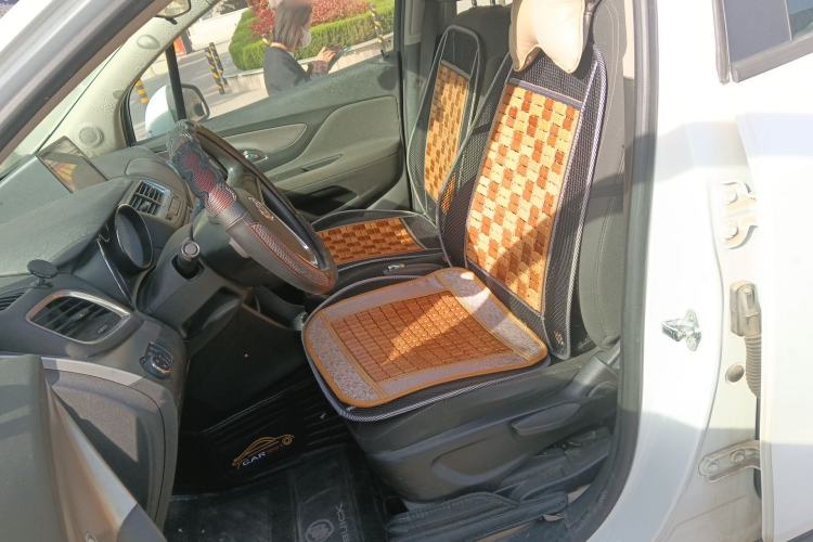 Used Buick Encore 2014 1.4T Automatic Two-Wheel Drive Urban Elite Model Left Front Seat