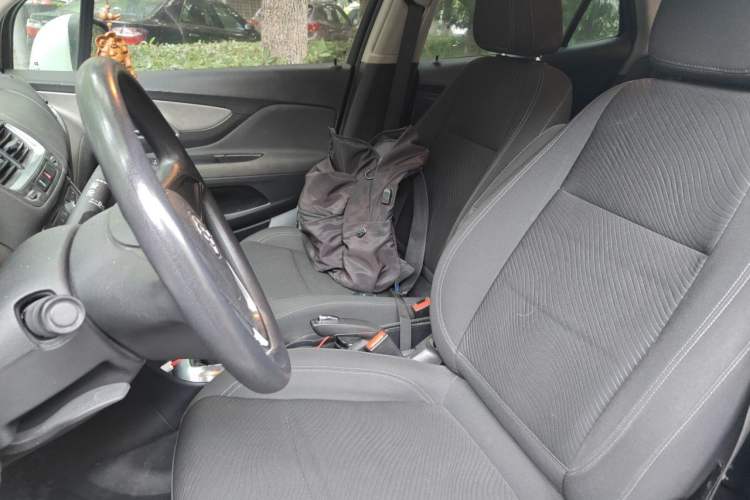 Used Buick Encore 2014 1.4T Automatic Two-Wheel Drive Urban Elite Model Left Front Seat
