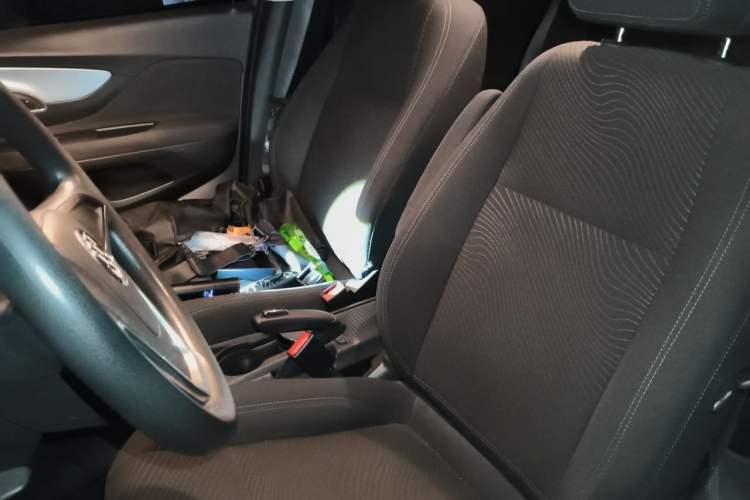 Used Buick Encore 2014 1.4T Manual Two-Wheel Drive Urban Advanced Model Left Front Seat