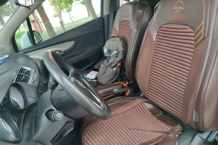 Used Buick Encore 2014 1.4T Automatic Two-Wheel Drive Urban Elite Model Left Front Seat