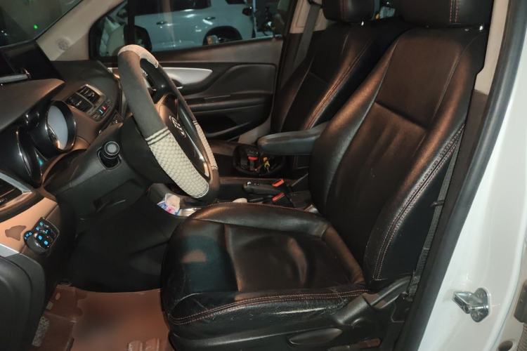 Used Buick Encore 2014 1.4T Automatic Two-Wheel Drive Urban Elite Model Left Front Seat