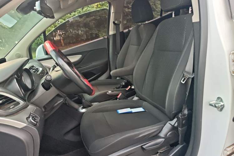 Used Buick Encore 2014 1.4T Automatic Two-Wheel Drive Urban Elite Model Left Front Seat