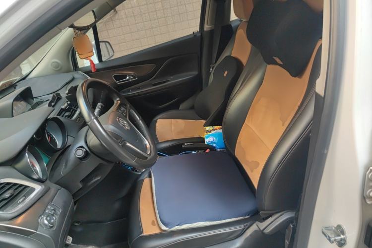Used Buick Encore 2014 1.4T Automatic All-Wheel-Drive Flagship Edition Left Front Seat