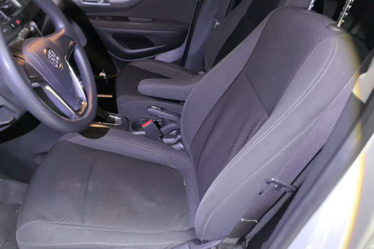 Used Buick Encore 2014 1.4T Automatic Two-Wheel Drive Urban Elite Model Left Front Seat