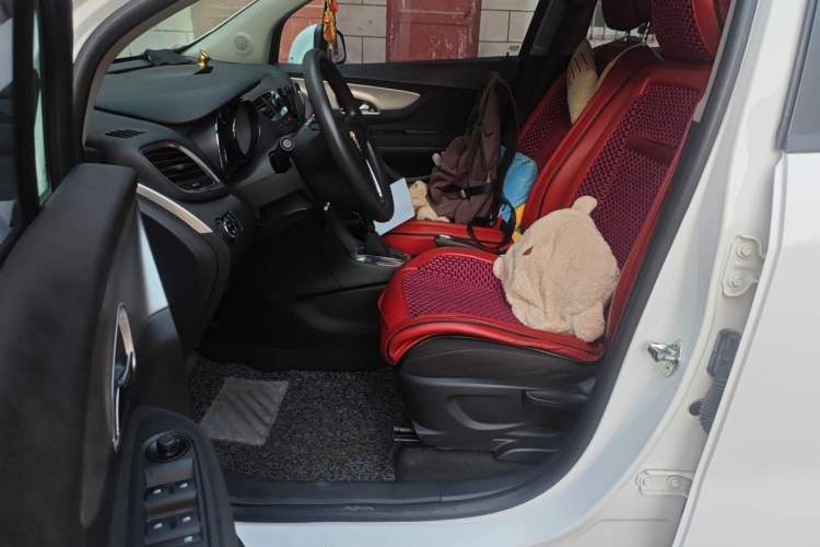 Used Buick Encore 2014 1.4T Automatic Two-Wheel Drive Urban Elite Model Left Front Seat