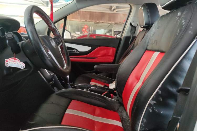 Used Buick Encore 2014 1.4T Automatic All-Wheel-Drive Flagship Edition Left Front Seat
