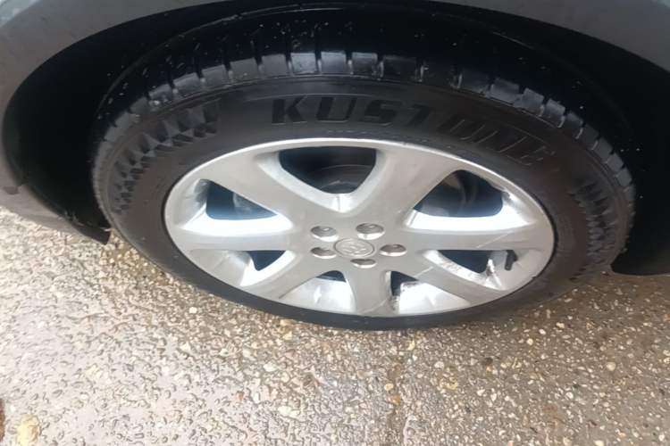 Used Buick Encore 2014 1.4T Automatic Two-Wheel Drive Urban Elite Model Left Front Wheel Hub