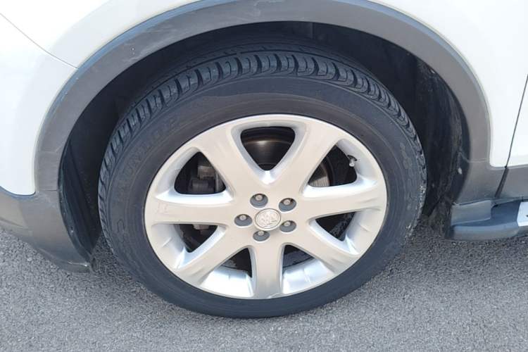 Used Buick Encore 2014 1.4T Automatic Two-Wheel Drive Urban Elite Model Left Front Wheel Hub