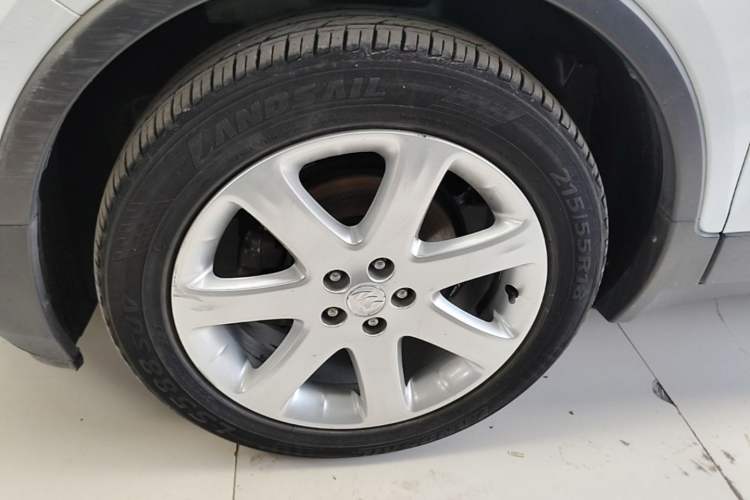 Used Buick Encore 2014 1.4T Automatic Two-Wheel Drive Urban Elite Model Left Front Wheel Hub