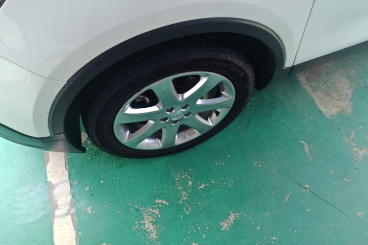 Used Buick Encore 2014 1.4T Automatic Two-Wheel Drive Urban Leading Model Left Front Wheel Hub