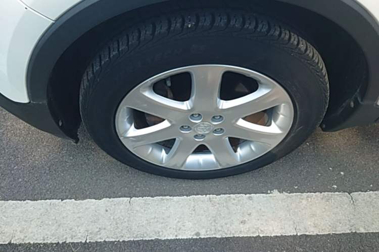 Used Buick Encore 2014 1.4T Automatic Two-Wheel Drive Urban Elite Model Left Front Wheel Hub