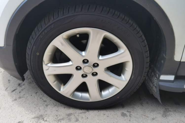 Used Buick Encore 2014 1.4T Automatic Two-Wheel Drive Urban Elite Model Left Front Wheel Hub