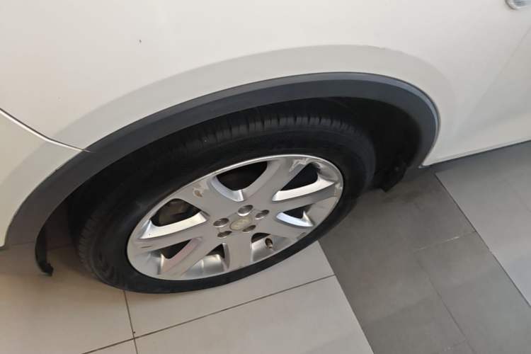 Used Buick Encore 2014 1.4T Automatic Two-Wheel Drive Urban Leading Model Left Front Wheel Hub