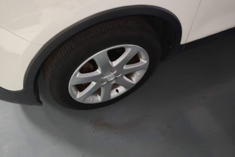 Used Buick Encore 2014 1.4T Automatic Two-Wheel Drive Urban Elite Model Left Front Wheel Hub