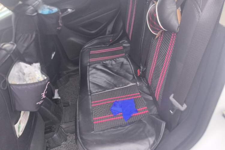 Used Buick Encore 2014 1.4T Automatic Two-Wheel Drive Urban Elite Model Left Rear Seat