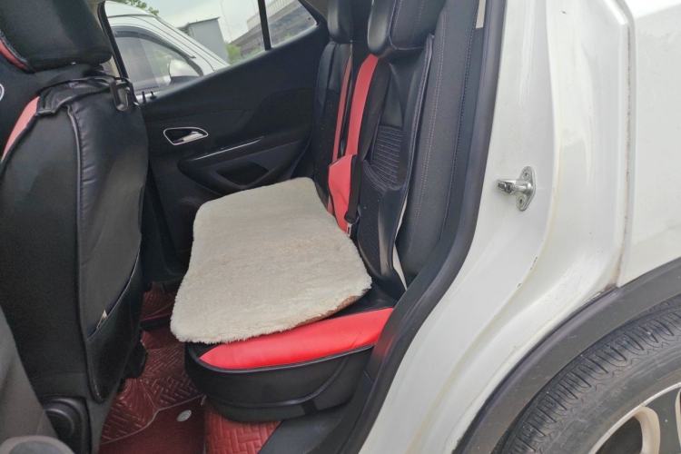 Used Buick Encore 2014 1.4T Automatic Two-Wheel Drive Urban Elite Model Left Rear Seat
