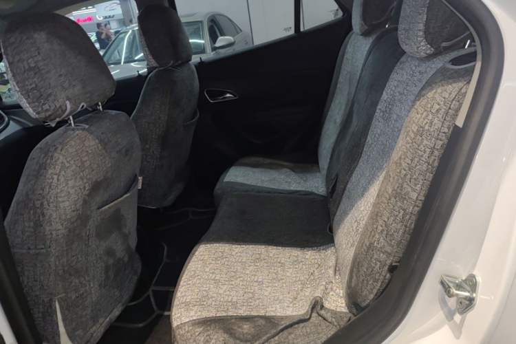 Used Buick Encore 2014 1.4T Automatic Two-Wheel Drive Urban Elite Model Left Rear Seat