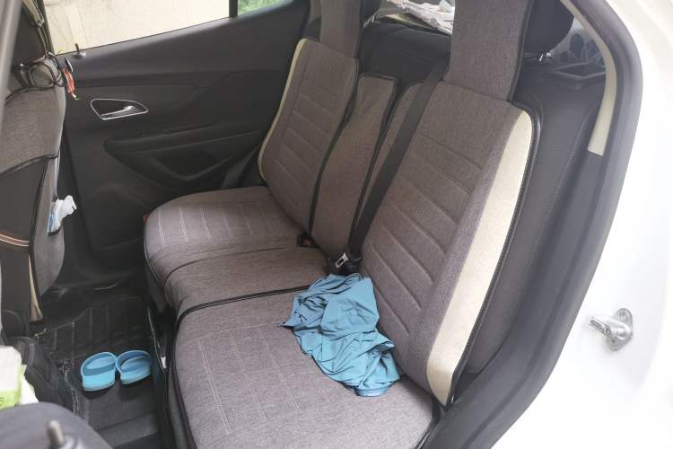 Used Buick Encore 2014 1.4T Automatic Two-Wheel Drive Urban Elite Model Left Rear Seat