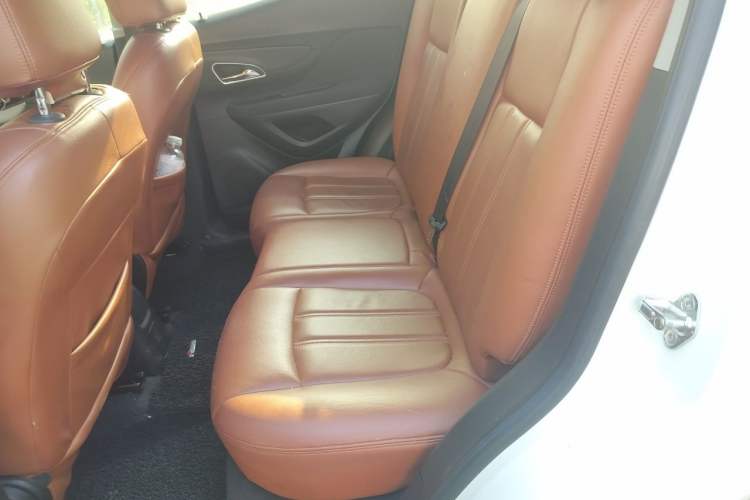 Used Buick Encore 2014 1.4T Automatic Two-Wheel Drive Urban Elite Model Left Rear Seat