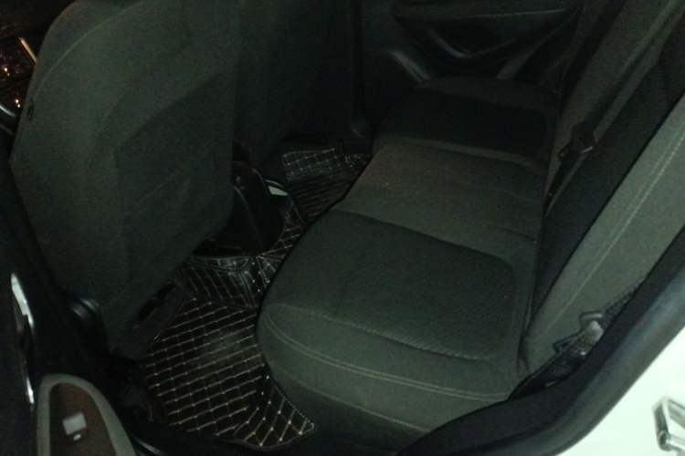 Used Buick Encore 2014 1.4T Automatic Two-Wheel Drive Urban Elite Model Left Rear Seat