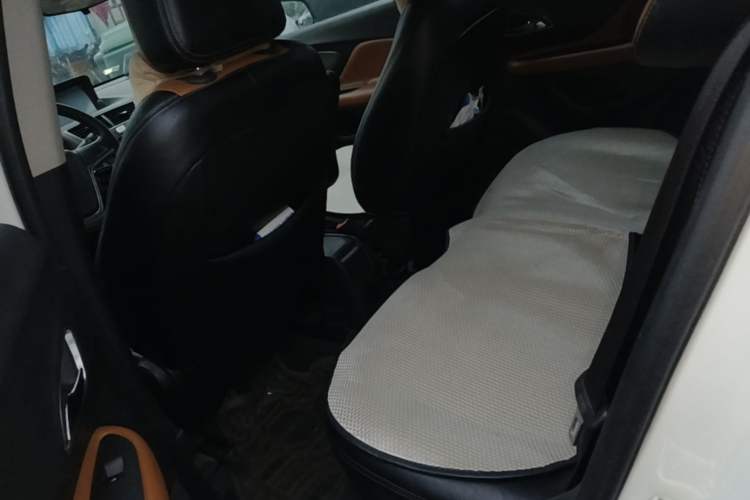 Used Buick Encore 2014 1.4T Automatic Two-Wheel Drive Urban Elite Model Left Rear Seat