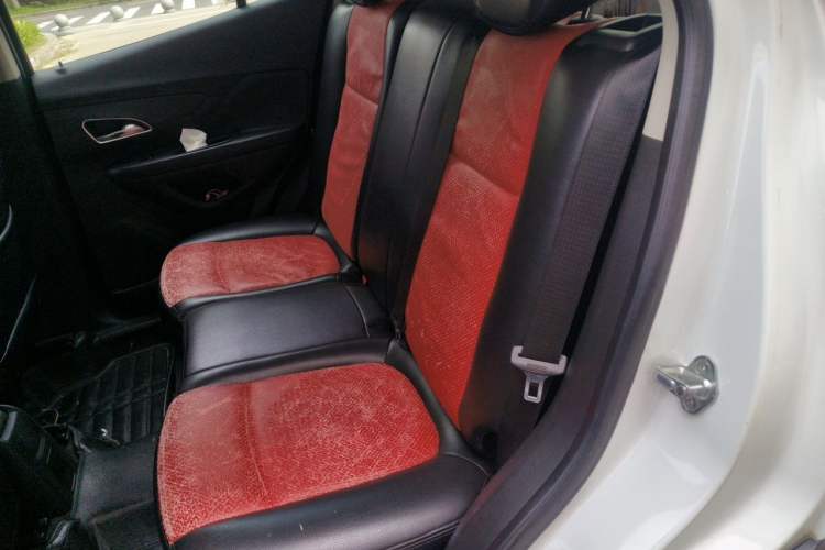 Used Buick Encore 2014 1.4T Automatic Two-Wheel Drive Urban Elite Model Left Rear Seat