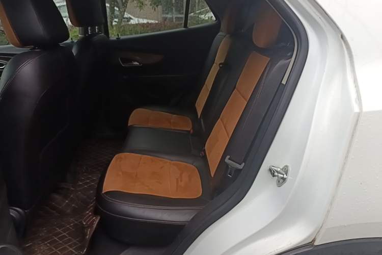 Used Buick Encore 2014 1.4T Manual Two-Wheel Drive Urban Sport Model Left Rear Seat