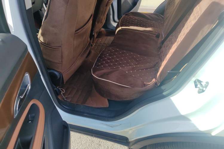 Used Buick Encore 2014 1.4T Automatic All-Wheel-Drive Flagship Edition Left Rear Seat