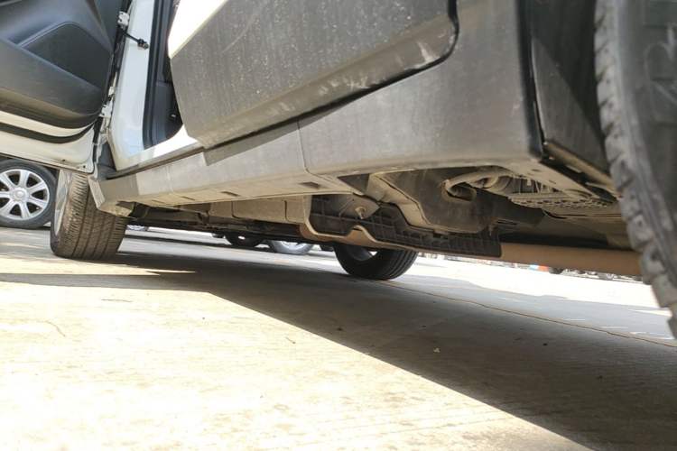 Used Buick Encore 2014 1.4T Automatic Two-Wheel Drive Urban Elite Model Left Side Sill