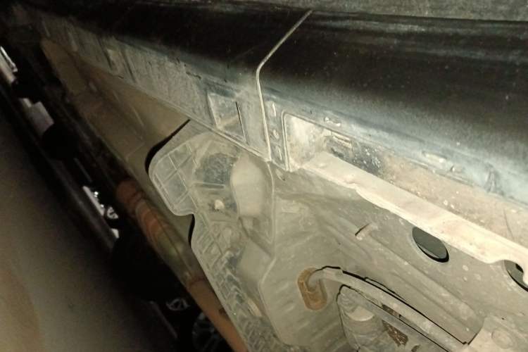 Used Buick Encore 2014 1.4T Automatic Two-Wheel Drive Urban Elite Model Left Side Sill