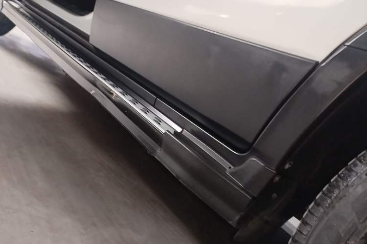 Used Buick Encore 2014 1.4T Automatic Two-Wheel Drive Urban Leading Model Left Side Sill