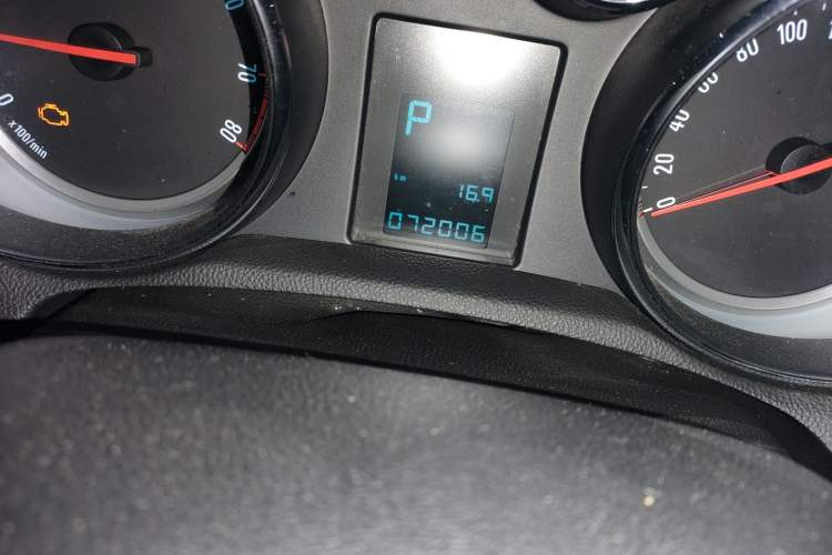 Used Buick Encore 2014 1.4T Automatic Two-Wheel Drive Urban Elite Model Odometer Close Up