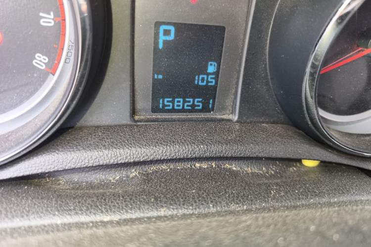 Used Buick Encore 2014 1.4T Automatic Two-Wheel Drive Urban Elite Model Odometer Close Up