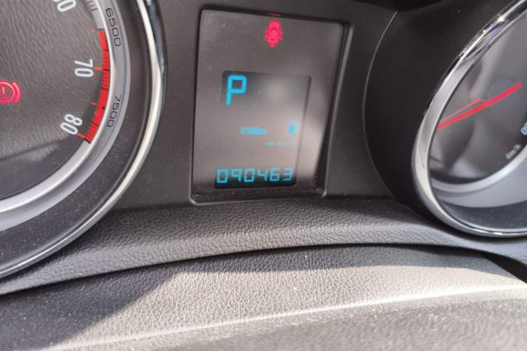 Used Buick Encore 2014 1.4T Automatic Two-Wheel Drive Urban Leading Model Odometer Close Up