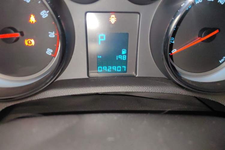 Used Buick Encore 2014 1.4T Automatic Two-Wheel Drive Urban Elite Model Odometer Close Up