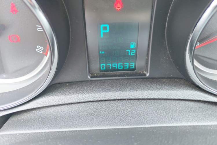 Used Buick Encore 2014 1.4T Automatic Two-Wheel Drive Urban Elite Model Odometer Close Up