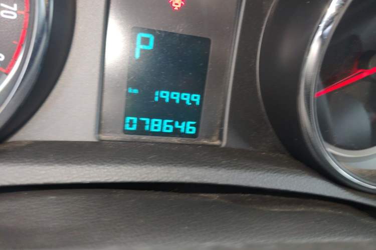 Used Buick Encore 2014 1.4T Automatic Two-Wheel Drive Urban Elite Model Odometer Close Up