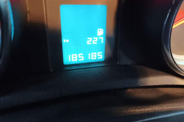 Used Buick Encore 2014 1.4T Manual Two-Wheel Drive Urban Advanced Model Odometer Close Up