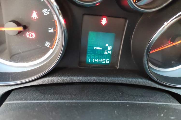 Used Buick Encore 2014 1.4T Manual Two-Wheel Drive Urban Advanced Model Odometer Close Up