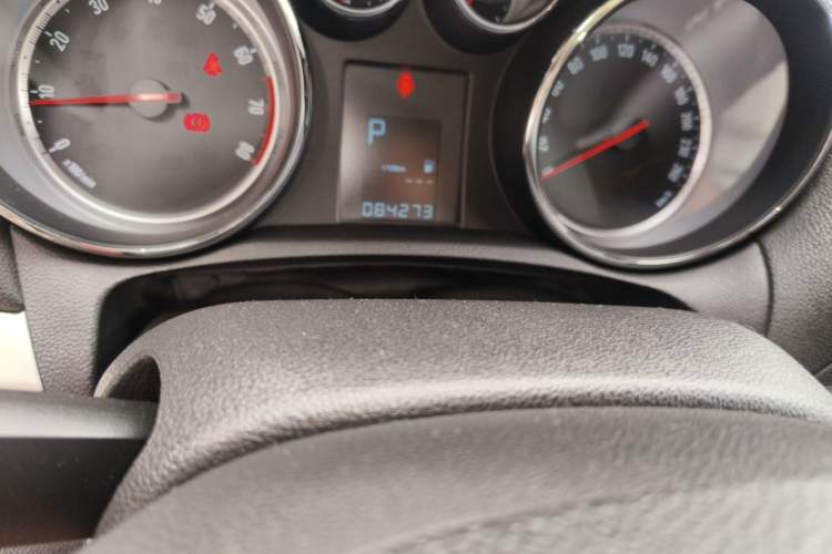 Used Buick Encore 2014 1.4T Automatic Two-Wheel Drive Urban Elite Model Odometer Close Up