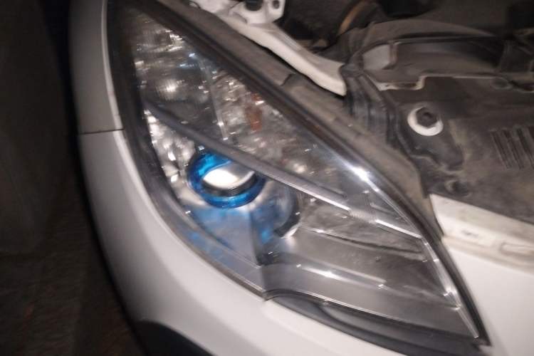 Used Buick Encore 2014 1.4T Automatic Two-Wheel Drive Urban Leading Model Right Front Headlight