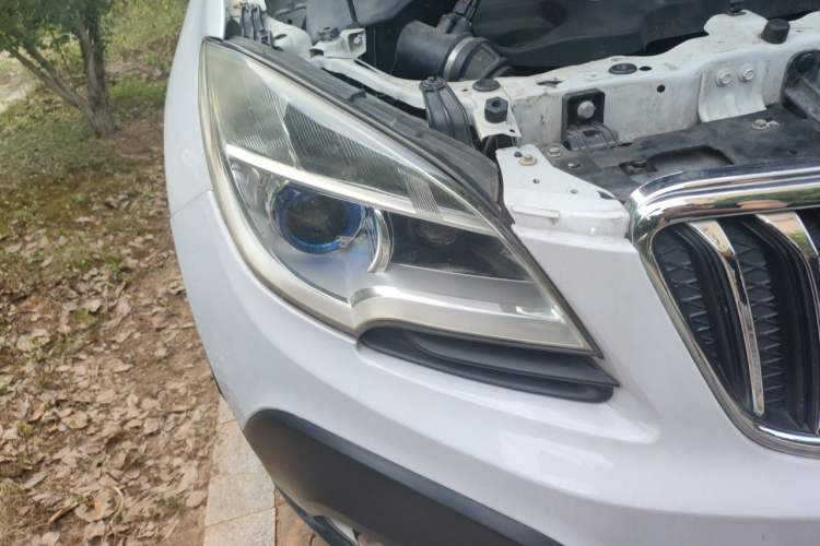 Used Buick Encore 2014 1.4T Automatic Two-Wheel Drive Urban Elite Model Right Front Headlight